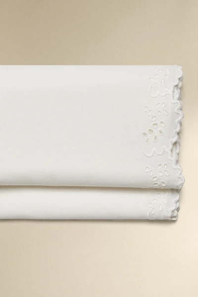FLAT SHEET WITH EMBROIDERED TRIM