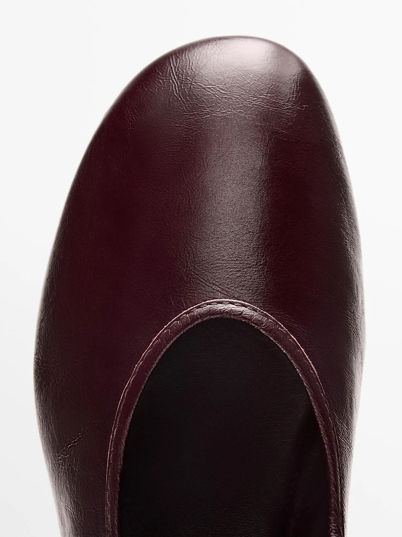 Crackled leather ballet flats