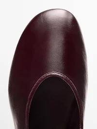 Crackled leather ballet flats