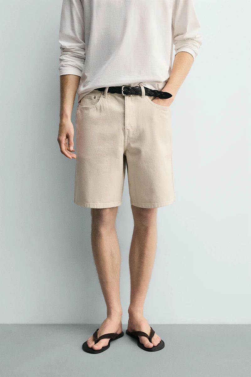 STRAIGHT FIT DENIM SHORTS