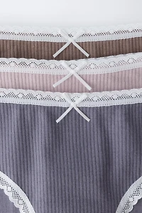 AGES 6-14 / THREE-PACK OF LACE UNDERWEAR