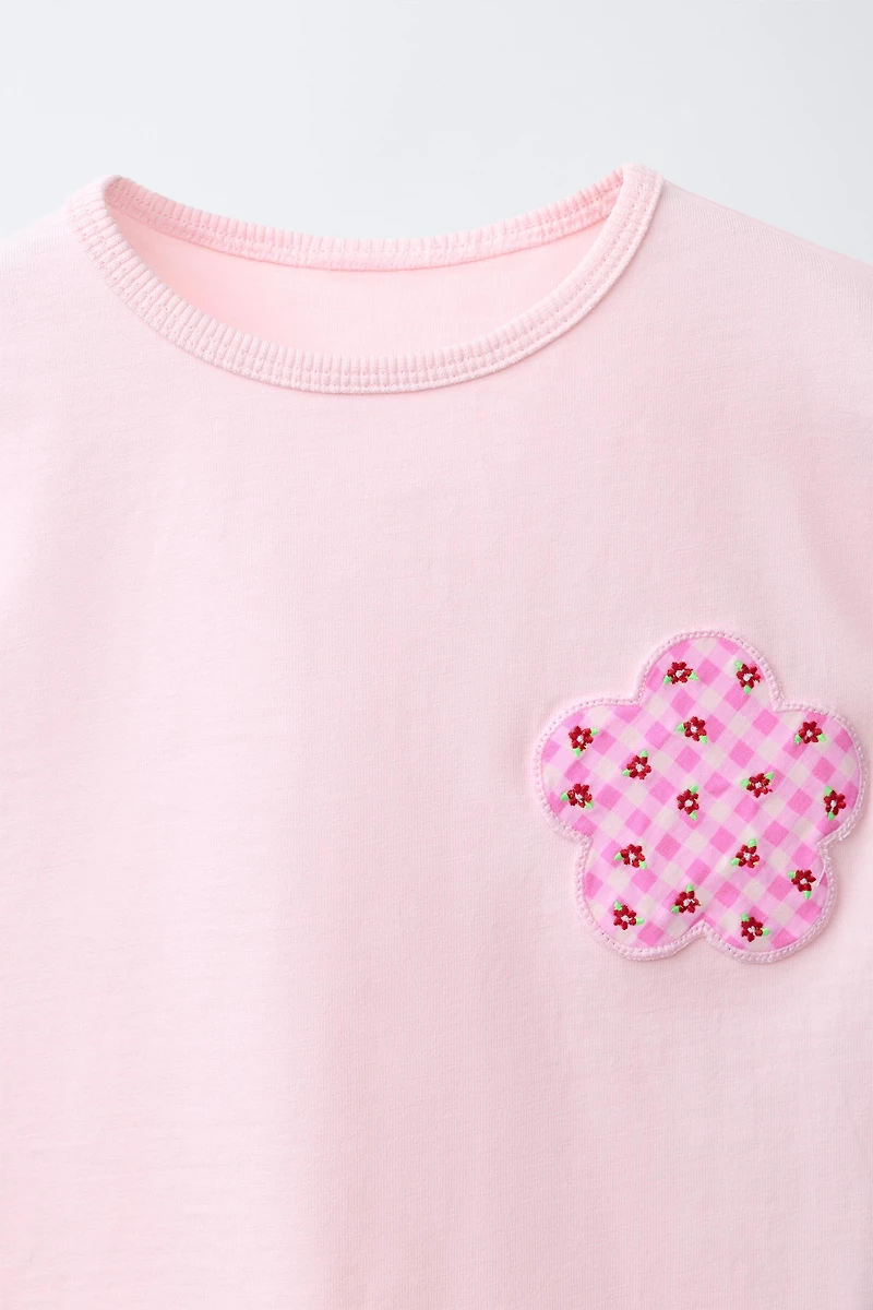 HEART APPLIQUÉ T-SHIRT