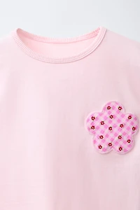 HEART APPLIQUÉ T-SHIRT