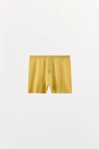 SHORT EN MAILLE À BOUTONS