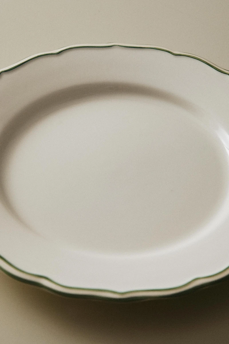 EARTHENWARE DINNER PLATE WITH CONTRASTING RIM