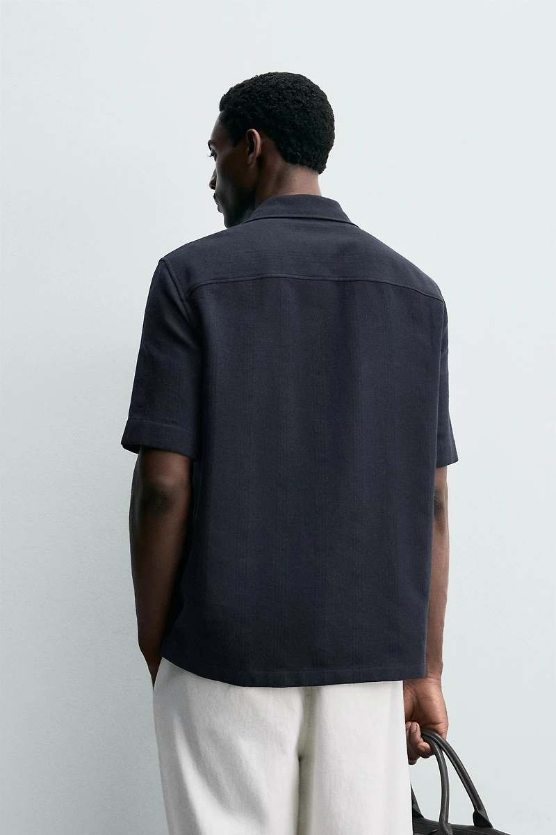 CHEMISE EN JACQUARD À RAYURES ET POCHES