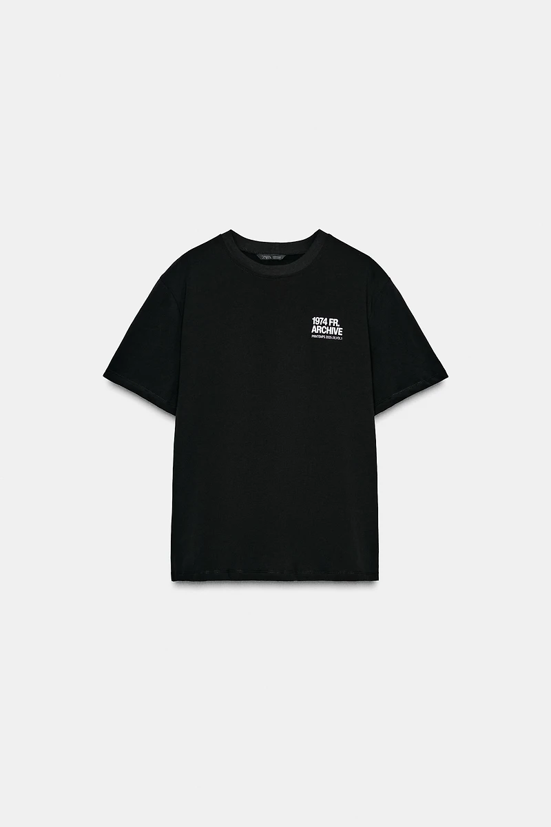 CONTRAST TEXT T-SHIRT
