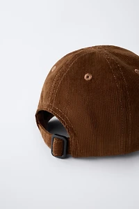CASQUETTE EN VELOURS CÔTELÉ CHIEN BRODÉ