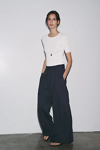 TOP EN MAILLE MANCHES COURTES