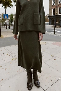 SOFT-TOUCH KNIT MIDI SKIRT