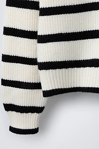 PULL EN MAILLE À RAYURES