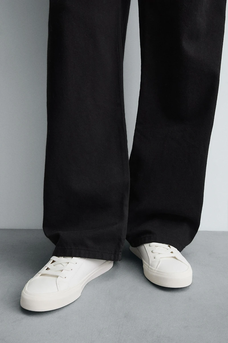 SNEAKERS WITH HEEL DETAIL
