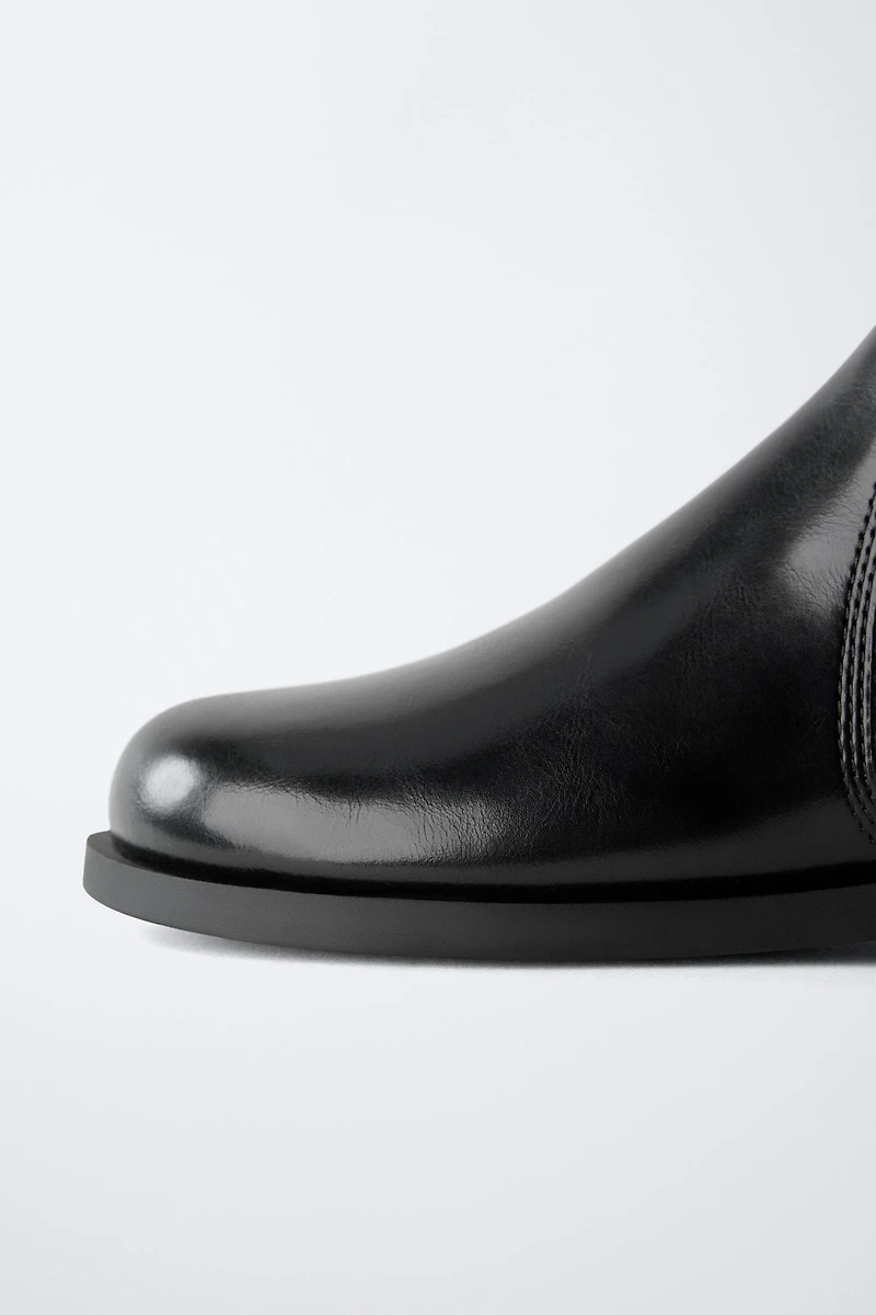 CHELSEA ANKLE BOOTS
