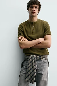 TEXTURED HENLEY SHIRT