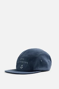 CASQUETTE DÉLAVÉE À IMPRIMÉ COMBINÉ