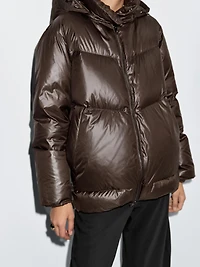 Water-repellent puffer jacket with detachable hood