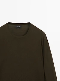 Merino wool crew neck knit sweater