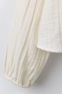 EMBROIDERED PETER PAN COLLAR SHIRT