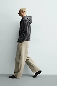CONTRAST STRAIGHT FIT JEANS