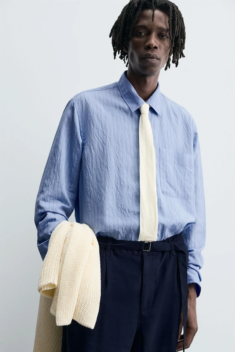 CHEMISE FLUIDE À RAYURES ET EFFET FROISSÉ