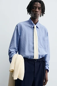 CHEMISE FLUIDE À RAYURES ET EFFET FROISSÉ