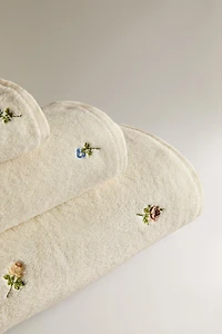 BATH TOWEL WITH FLORAL EMBROIDERY