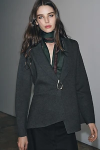 KNIT BLAZER WITH BROOCH