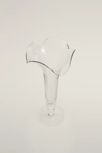 FLOWER-SHAPED GLASS VASE