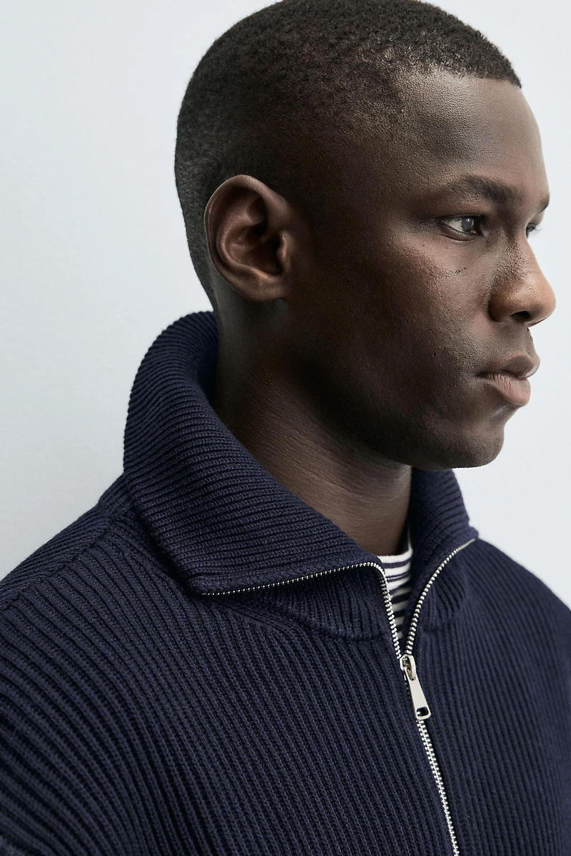 GILET EN MAILLE PERLÉE À FERMETURE ÉCLAIR