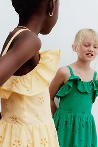 ROBE BRODÉE SCHIFFLY À VOLANTS