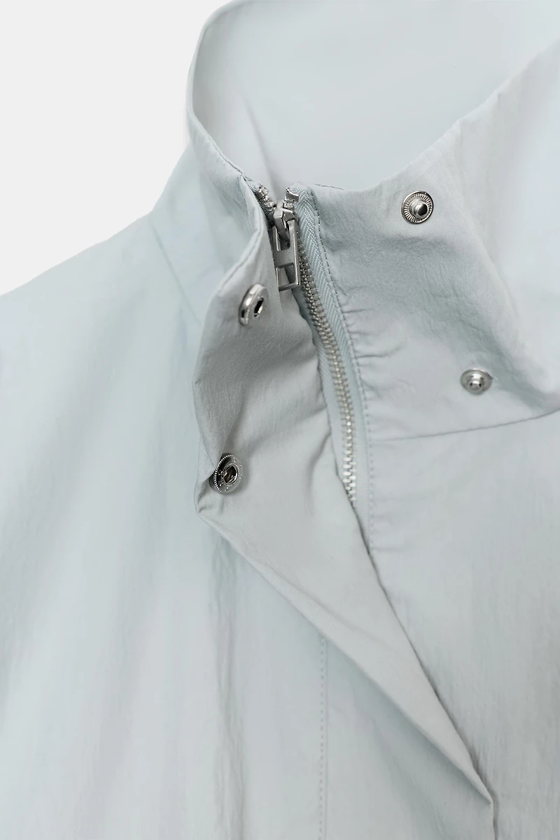 VESTE À COL MONTANT