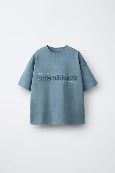 EMBOSSED PRINT T-SHIRT