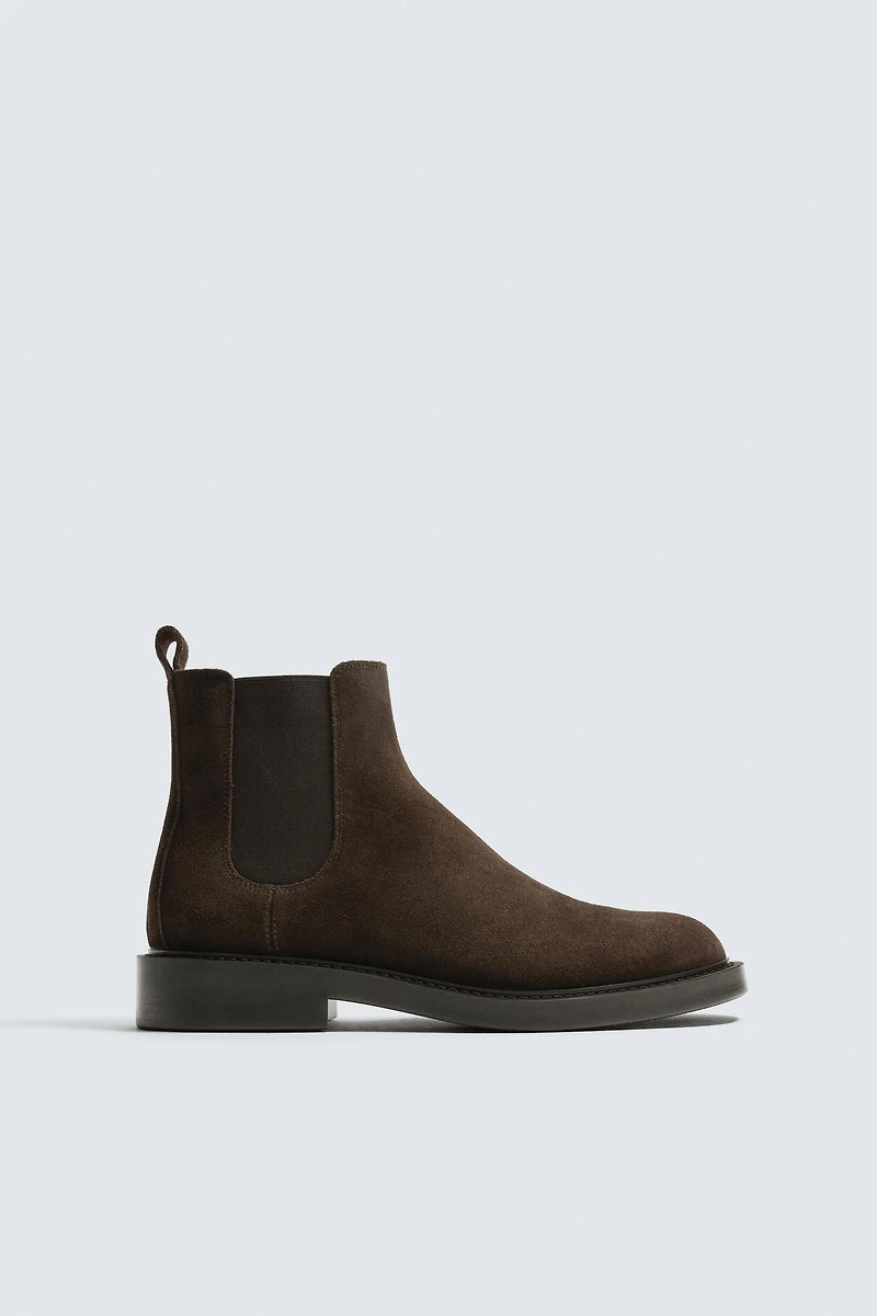 LEATHER CHELSEA BOOTS