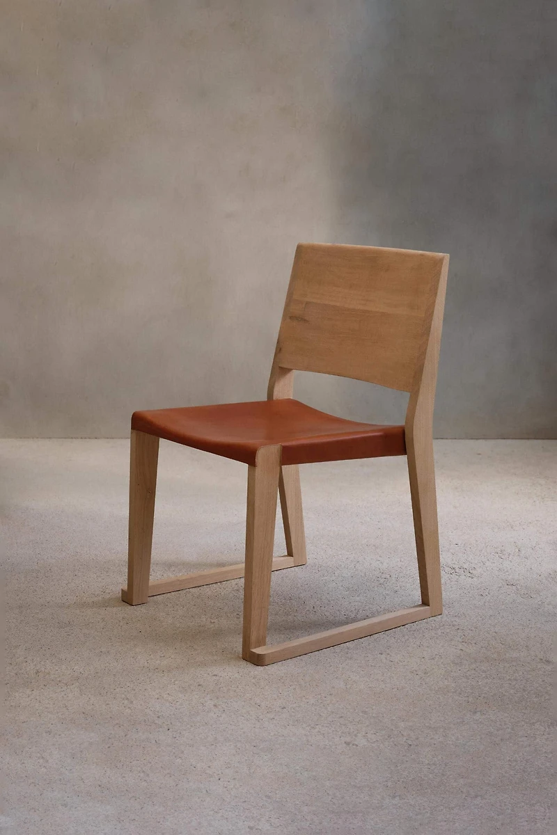 CHAIR 02