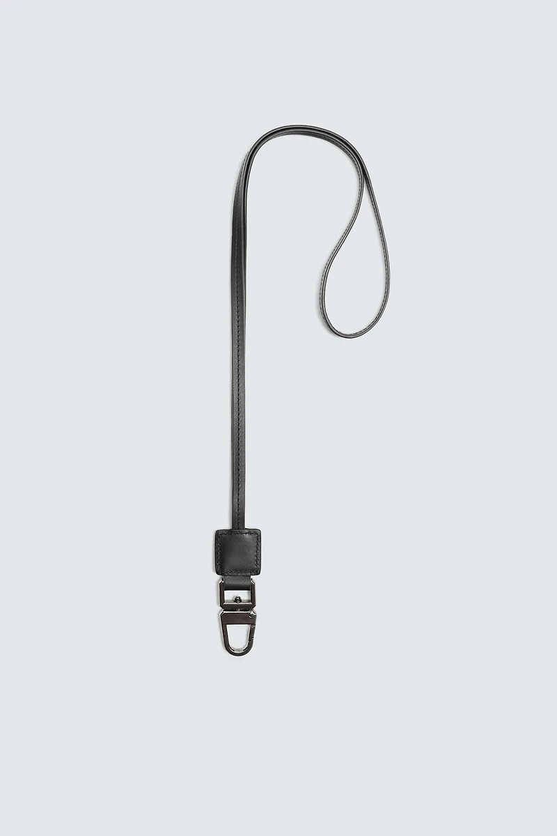 LEATHER PENDANT KEYCHAIN