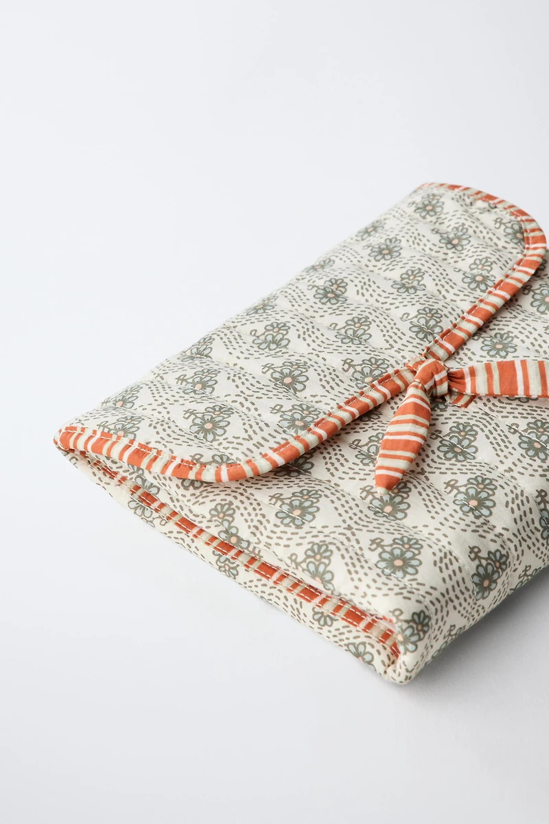 MATELAS À LANGER MATERNITÉ FLEURS