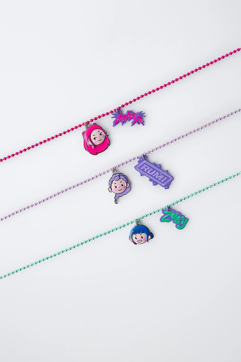 PACK OF THREE NECKLACES KPOP DEMON HUNTERS™ NETFLIX ©