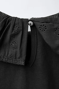 EMBROIDERED PETER PAN COLLAR T-SHIRT