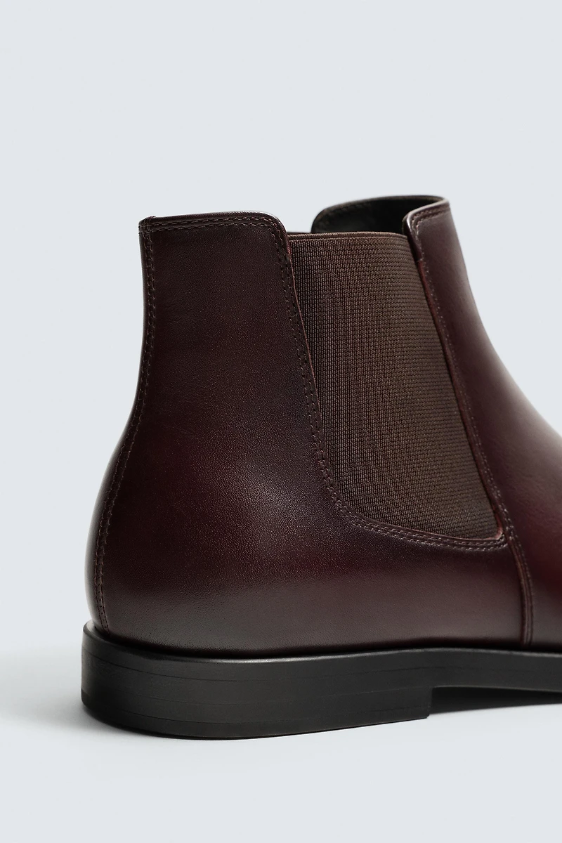 LEATHER CHELSEA BOOTS