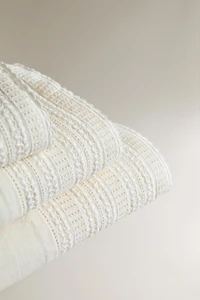 EMBROIDERED LINEN BORDER TOWEL