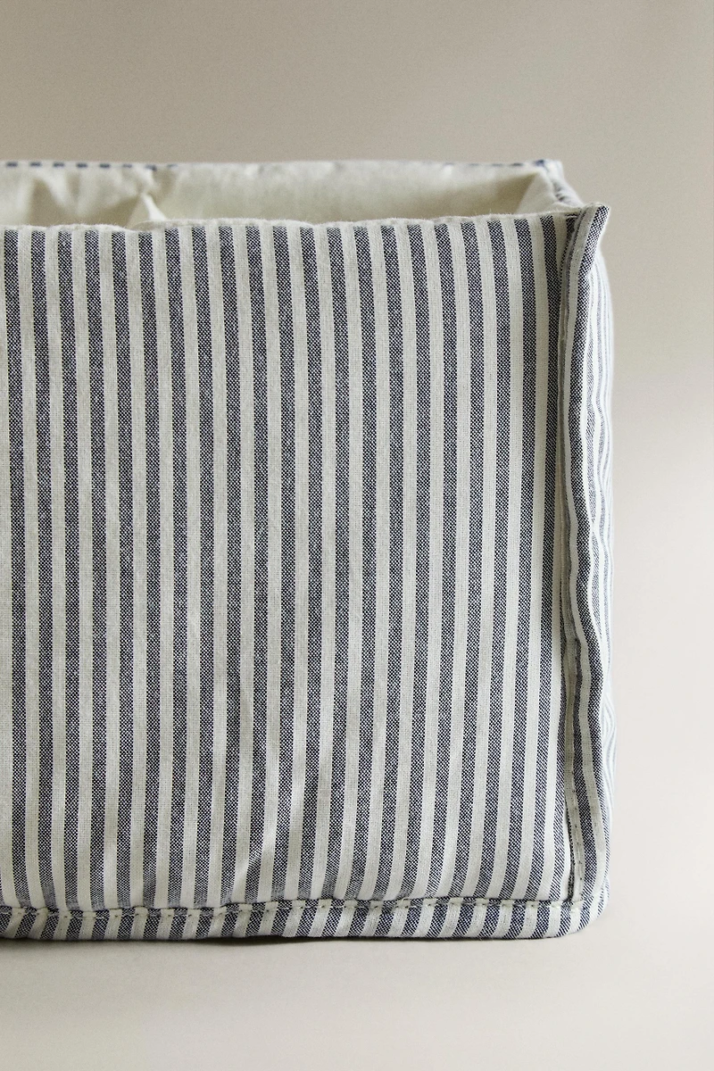 STRIPED BABY CLOTHES ORGANIZER