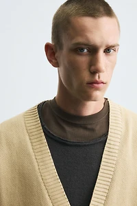 DISTRESSED RIBBED CARDIGAN