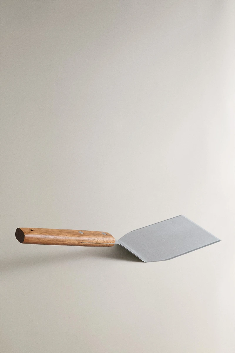 STEEL AND WOOD BURGER SPATULA