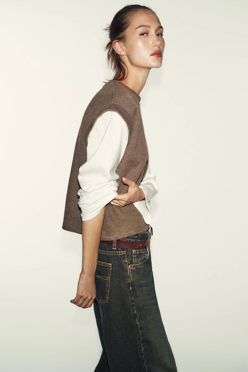 T-SHIRT COMBINÉ AVEC CHALECO