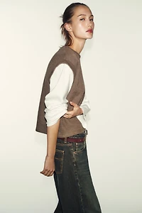 T-SHIRT COMBINÉ AVEC CHALECO