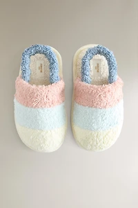 CHAUSSONS ENFANT SERVIETTE DE BAIN