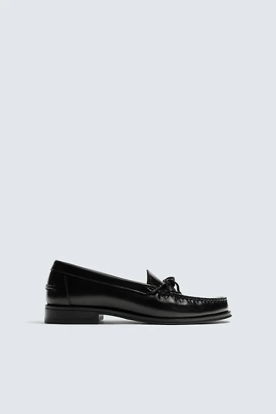 LEATHER BOW LOAFERS