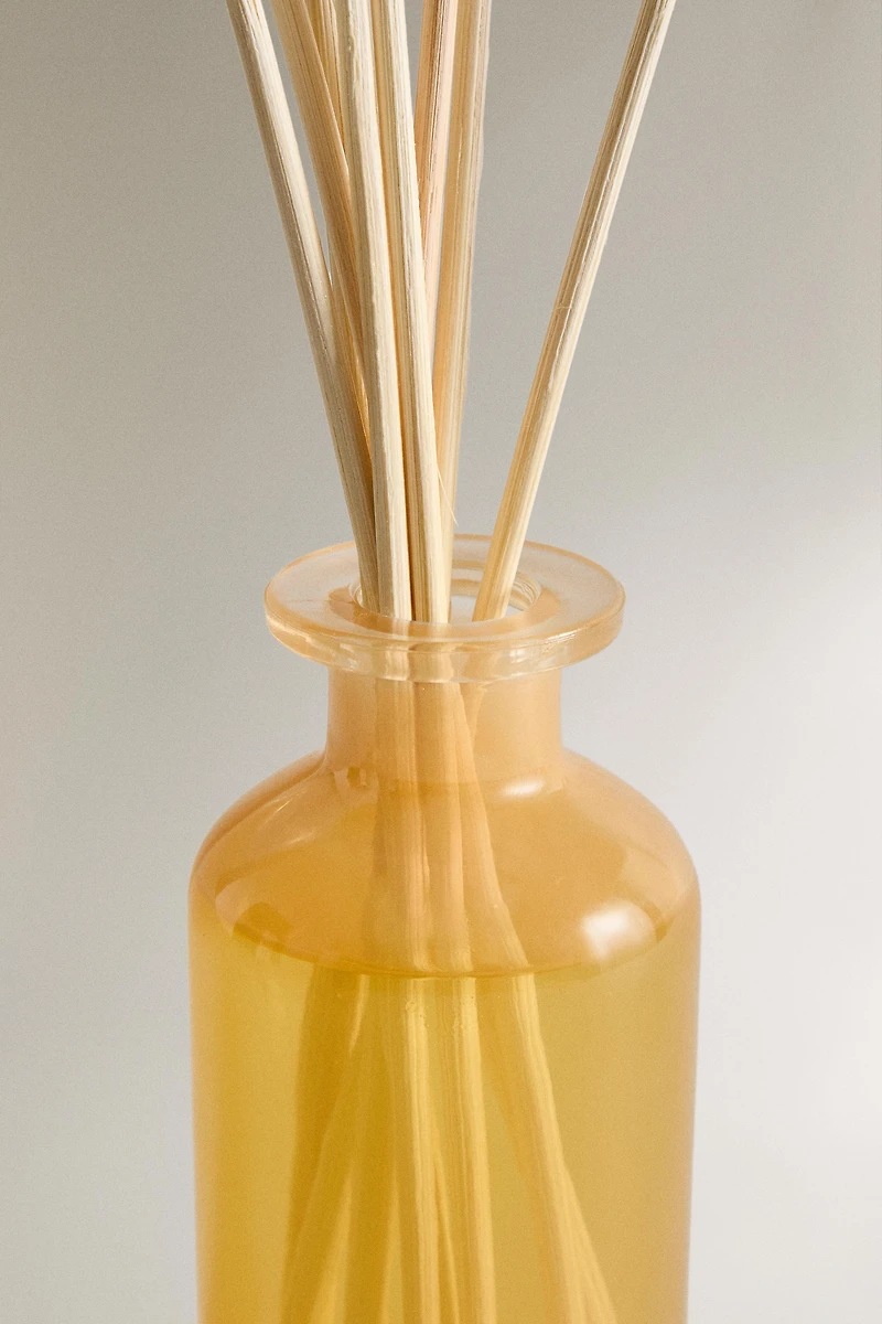 (5.07 oz) CANDIED LEMON SCENTED REED DIFFUSER
