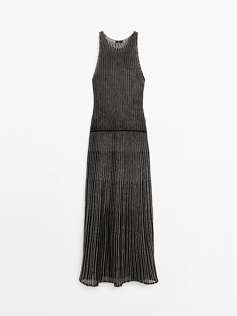 Long pleated knit dress