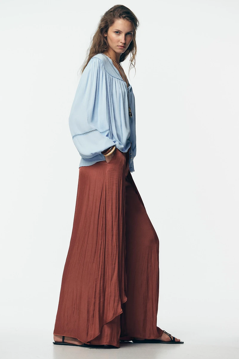 FLOWY WIDE LEG PANTS WITH RUFFLES